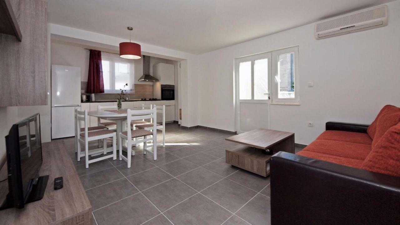 Apartments Mare Водице Екстериор снимка